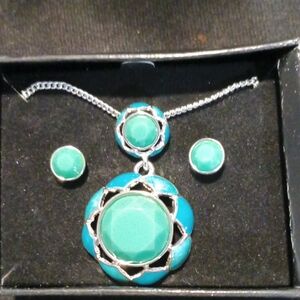 Fragrant Garden Necklace And Earring Gift Set